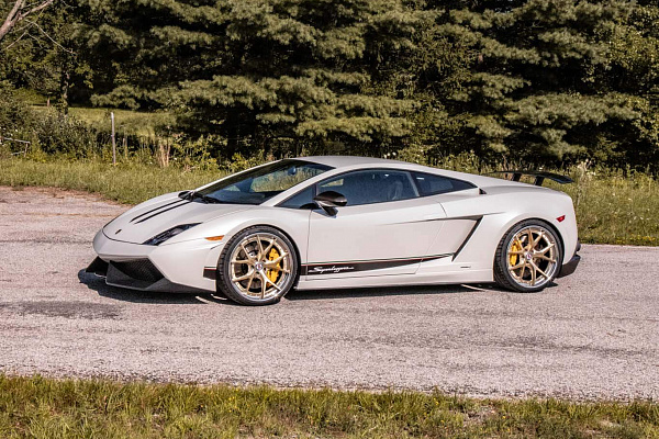 Фото дисков HRE S101 Глянцевое золото на Lamborghini Gallardo