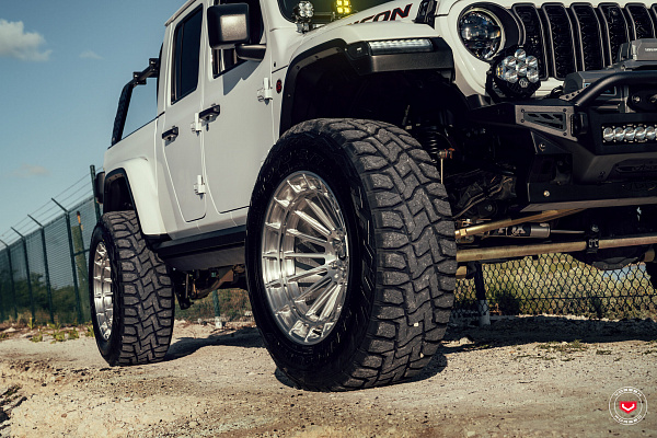 Фото дисков Vossen LCX-01 Глянцевый лак на Jeep Gladiator II (JT)