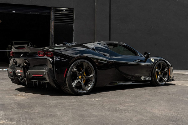 Фото дисков Anrky XR-205 Глянцевый темный лак на Ferrari SF90