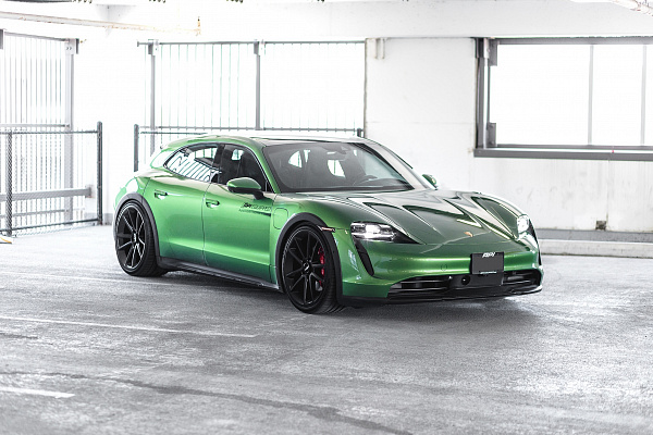 Фото дисков Rotiform BTL Черный сатин на Porsche Taycan I