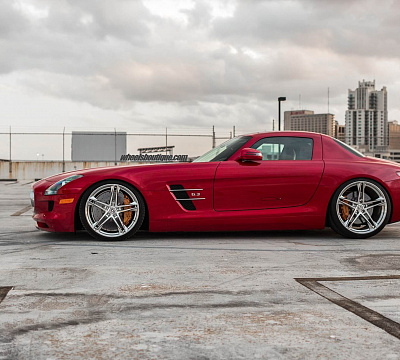 Фото дисков HRE P207 на Mercedes-Benz SLS AMG