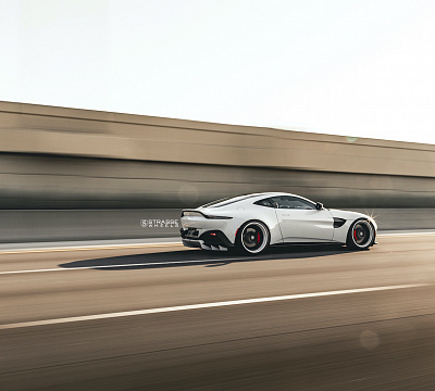 Фото дисков Strasse Wheels SV1T Deep Concave FS на Aston Martin Vantage 2