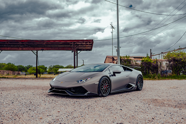 Фото дисков Strasse Wheels SV10M Deep Concave FS Другой цвет на Lamborghini Huracan