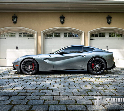 Фото дисков HRE P103 на Ferrari F12