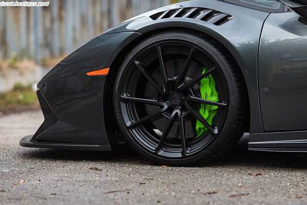 Фото дисков Anrky AN23 Черный сатин на Lamborghini Huracan