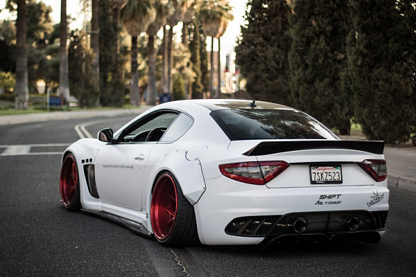 Фото дисков Savini SV67 Красный глянец на Maserati GranTurismo I