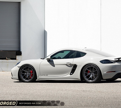 Фото дисков BC Forged RZ25 на Porsche Cayman II