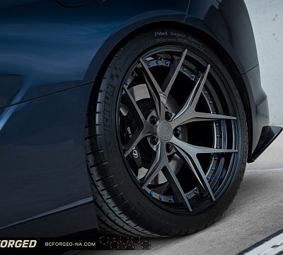 Фото дисков BC Forged HCS21 на Lexus LC 500