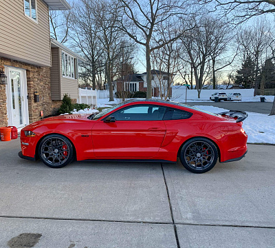 Фото дисков HRE FF10 на Ford Mustang VI