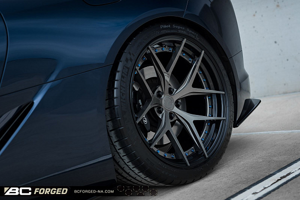 Фото дисков BC Forged HCS21 Глянцевый графит на Lexus LC 500