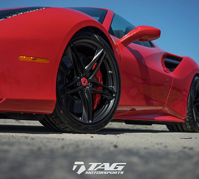 Фото дисков HRE P207 на Ferrari 488