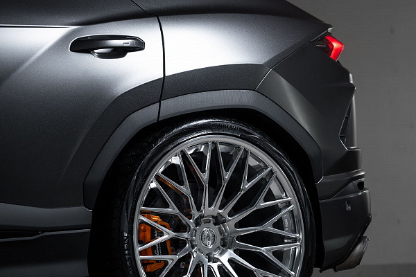 Фото дисков ST Wheels ST4 Полированный лак на Lamborghini Urus
