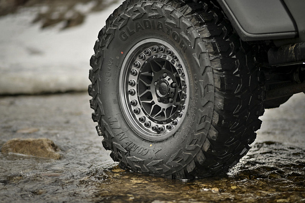 Фото дисков Black Rhino ALPHA  на Jeep Gladiator II (JT)