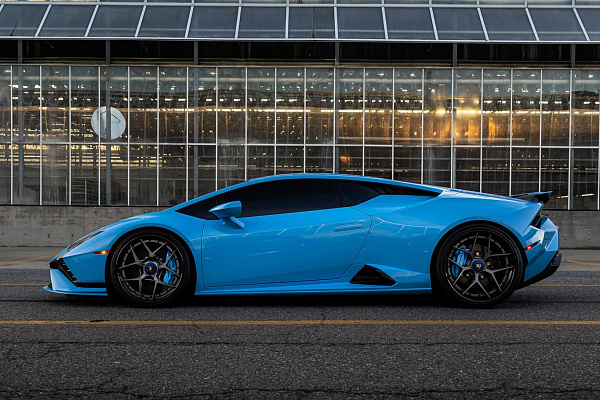 Фото дисков Brixton Forged PF7 Матовый графит на Lamborghini Huracan