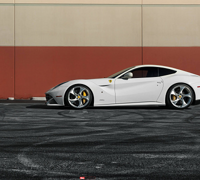Фото дисков HRE 522M на Ferrari F12
