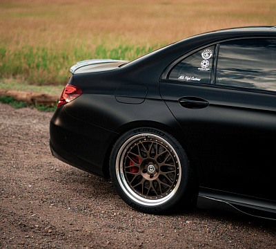 Фото дисков HRE 300 на Mercedes-Benz E-Class (W213, S213, C238)