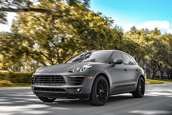 Фото дисков Savini SV-F1 Черный глянец на Porsche Macan I