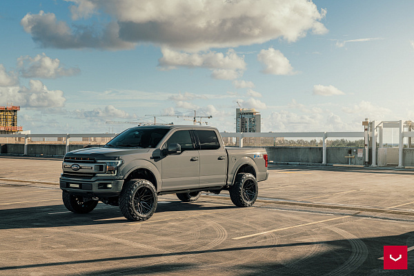 Фото дисков Vossen HF6-5 Черный глянец на Ford F-150 XIII