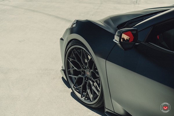 Фото дисков Vossen S17-01 (3-Piece) Сатиновый темный лак на Chevrolet Corvette C8