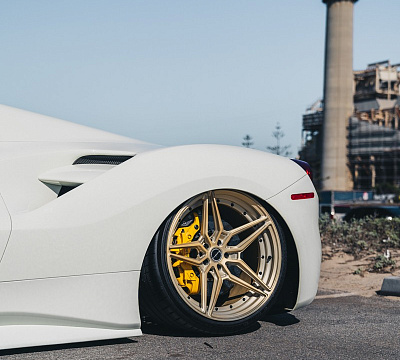 Фото дисков MV Forged VL22 на Ferrari 488