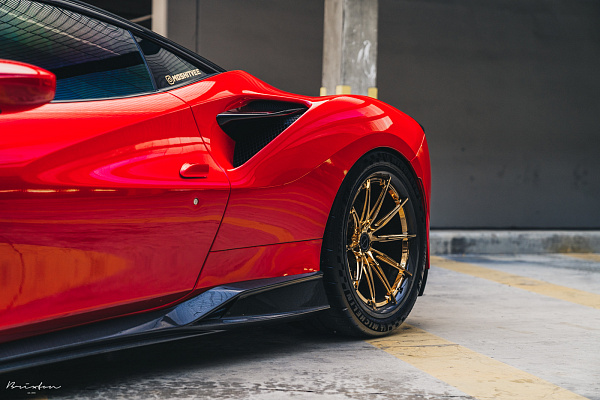 Фото дисков Brixton Forged R11-R Глянцевое золото на Ferrari F8
