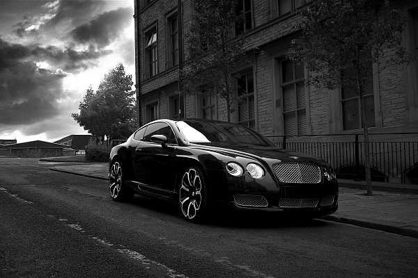 Фото дисков Kahn Dark Mist Алмазная проточка на Bentley Continental GT I