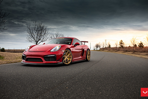 Фото дисков Vossen HF-5 Глянцевое золото на Porsche Cayman II