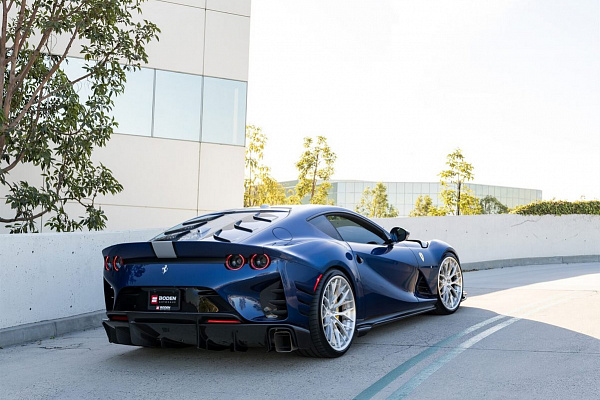 Фото дисков Anrky AN30 Глянцевый лак на Ferrari 812