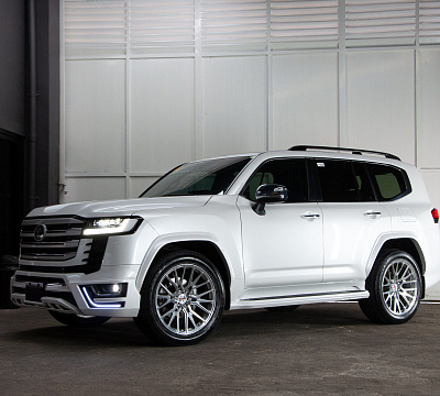 Фото дисков Vossen M-X3 на Toyota Land Cruiser 300