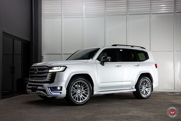 Фото дисков Vossen M-X3 Глянцевый лак на Toyota Land Cruiser 300