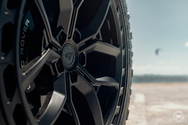 Фото дисков Vossen UV-X Черный сатин на Land Rover Defender II