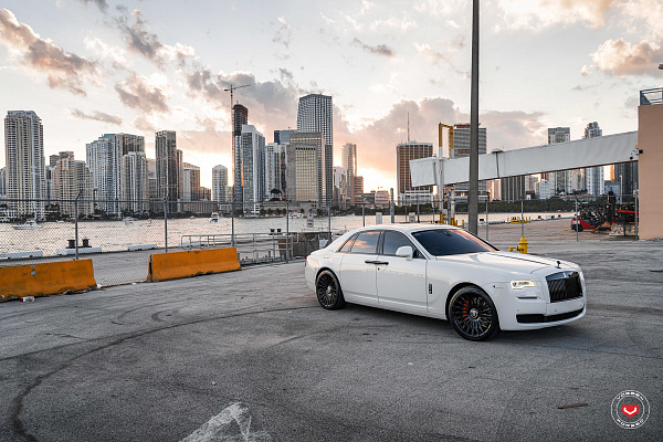 Фото дисков Vossen S17-15T Черный глянец на Rolls-Royce Ghost I