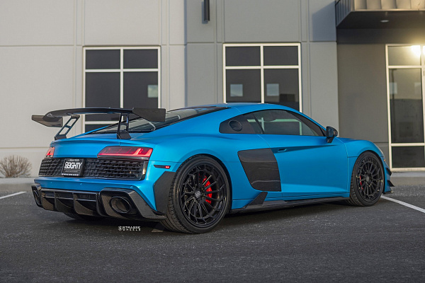 Фото дисков Strasse Wheels SV15FF Deep Concave FS Черный глянец на Audi R8 (4S)