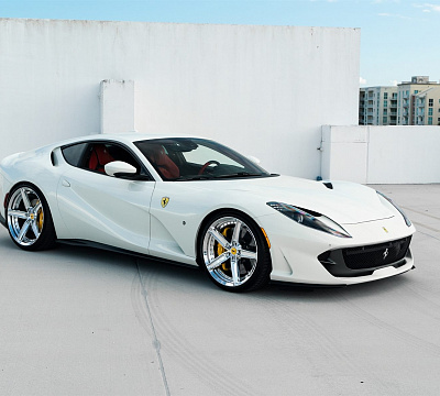 Фото дисков Anrky AN25 на Ferrari 812