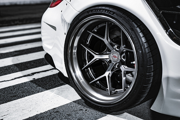 Фото дисков Brixton Forged PF7 Сатиновый темный лак на Porsche 911 VI