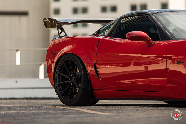 Фото дисков Vossen M-X2 Черный сатин на Chevrolet Corvette C6