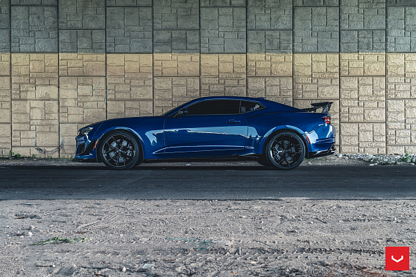 Фото дисков Vossen HF-5 Черный глянец на Chevrolet Camaro VI