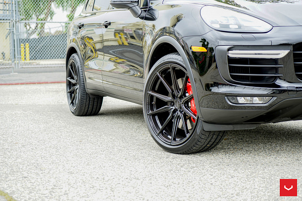 Фото дисков Vossen HF-3 Черный глянец на Porsche Cayenne II