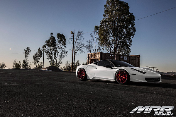 Фото дисков MRR FS01 Красный глянец на Ferrari 458