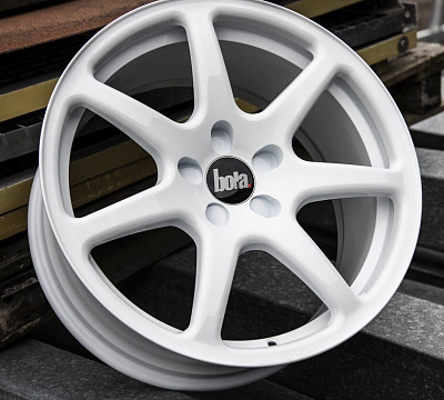 Bola B7