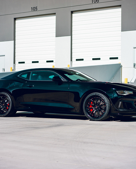 Фото дисков S17-01 (3-Piece) Черный сатин на Chevrolet Camaro VI