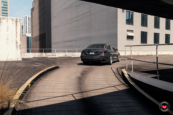 Фото дисков Vossen GEN-04 (3-piece) Глянцевый лак на Mercedes-Benz S-Class (W223)