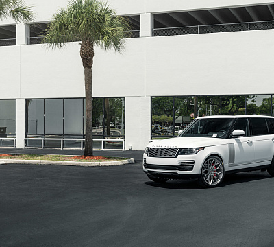Фото дисков Vossen S17-01 на Land Rover Range Rover IV