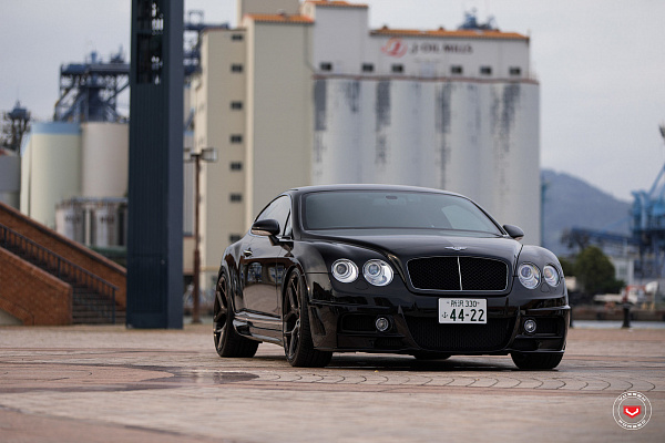 Фото дисков Vossen CG-205 Черный глянец на Bentley Continental GT II