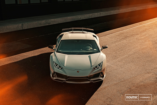 Фото дисков NOVITEC NL4 Сатиновый темный лак на Lamborghini Huracan