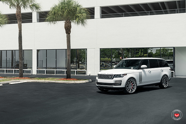 Фото дисков Vossen S17-01 Глянцевый тонированный лак на Range Rover IV