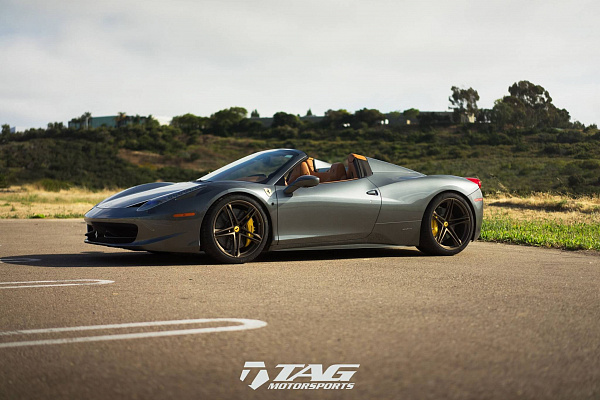 Фото дисков HRE P207 Черный сатин на Ferrari 458