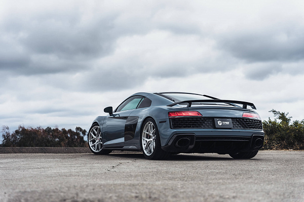 Фото дисков HRE R101 Lightweight Глянцевый лак на Audi R8 (4S)