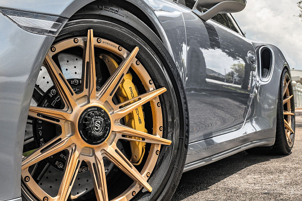 Фото дисков Strasse Wheels SV10-RS Performance Сатиновое золото на Porsche 911 VII