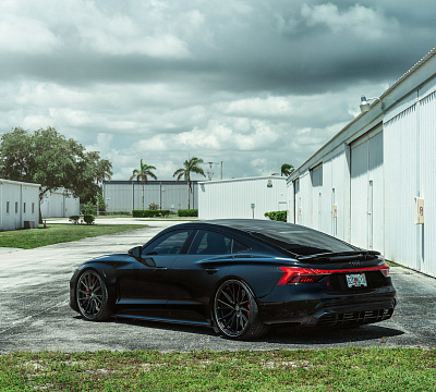 Фото дисков Vossen HF-4T на Audi E-tron GT